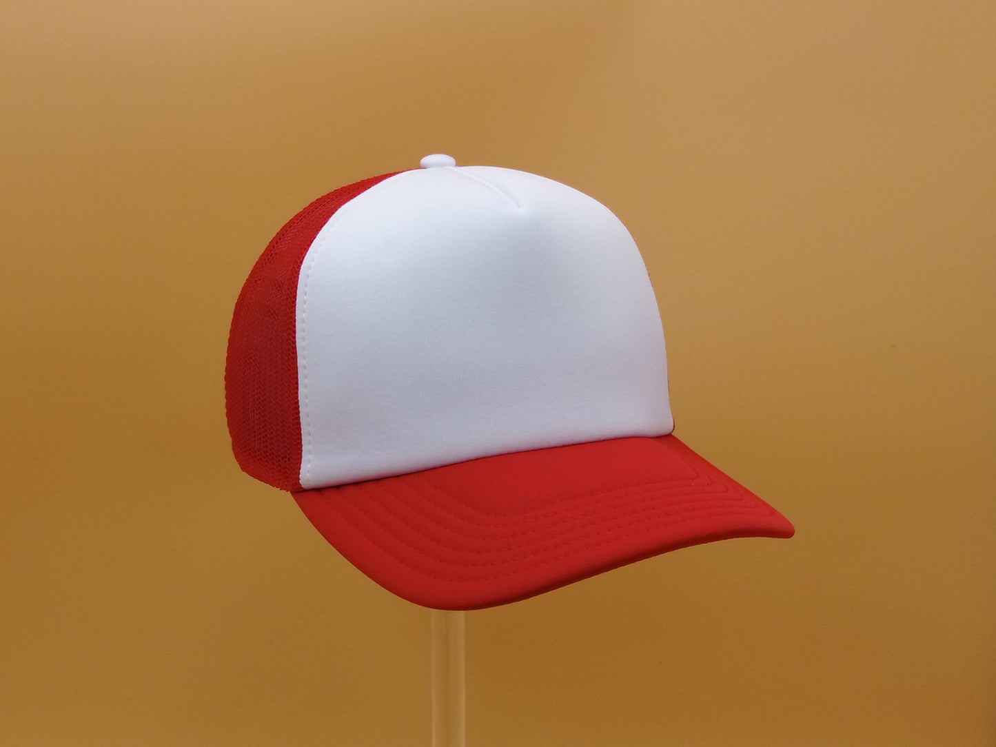 RED/WHITE TRUCKER MESH CAP