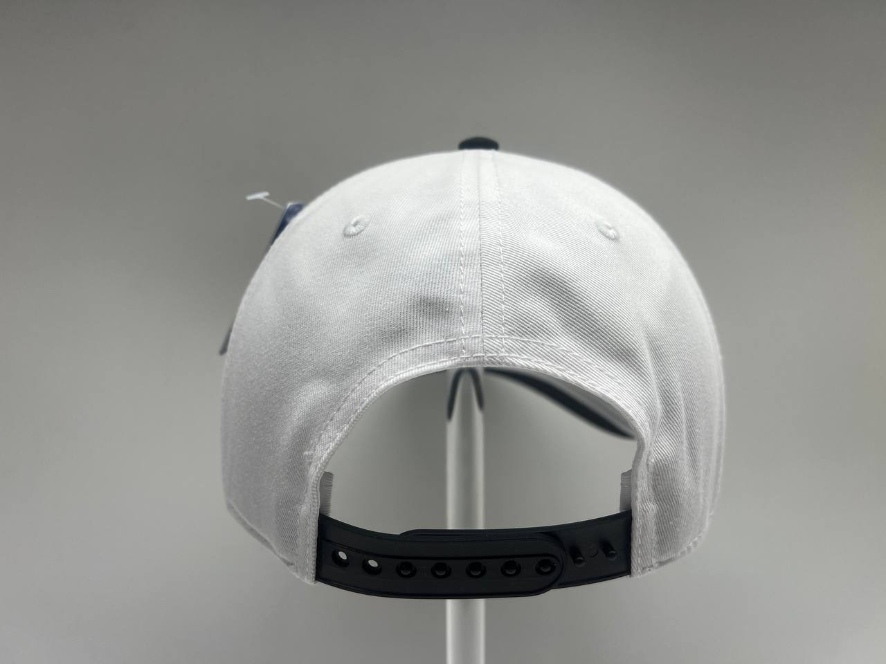 BLACK/WHITE 5 PANEL CAP