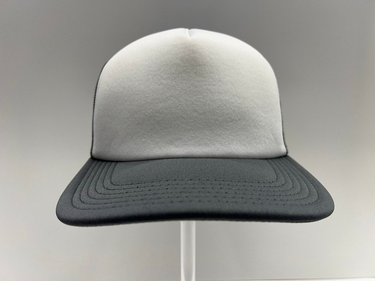 GREY/WHITE TRUCKER MESH CAP